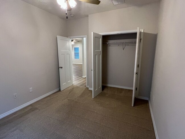 Building Photo - NEW LUXURY 3 BED 2 BATH 2 CAR GARAGE DUPLEX