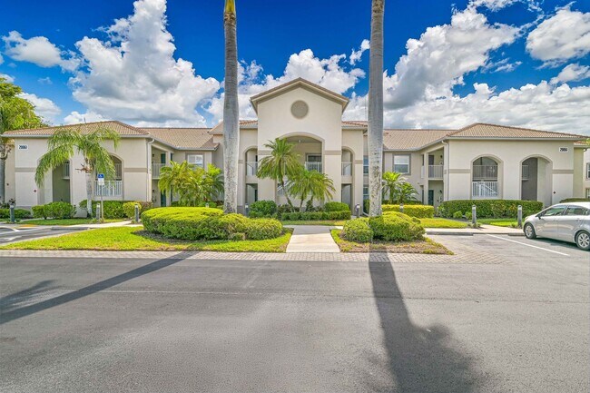 Building Photo - ** 2Bed/2Bath - Turnkey Condo in Bella Terra - Short Term Rental **