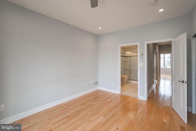 Building Photo - 2322 Alter St