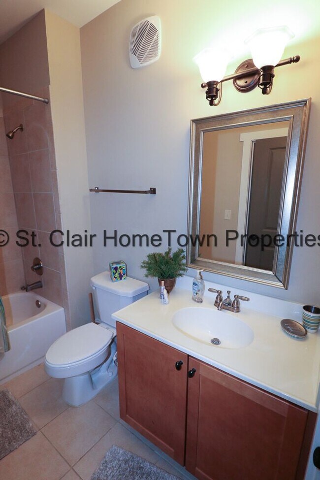 Building Photo - Condo on Logan Martin Lake