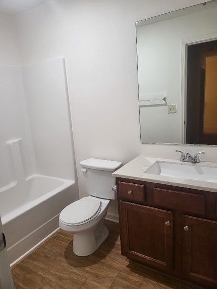 Building Photo - 45 Jacobs Ln