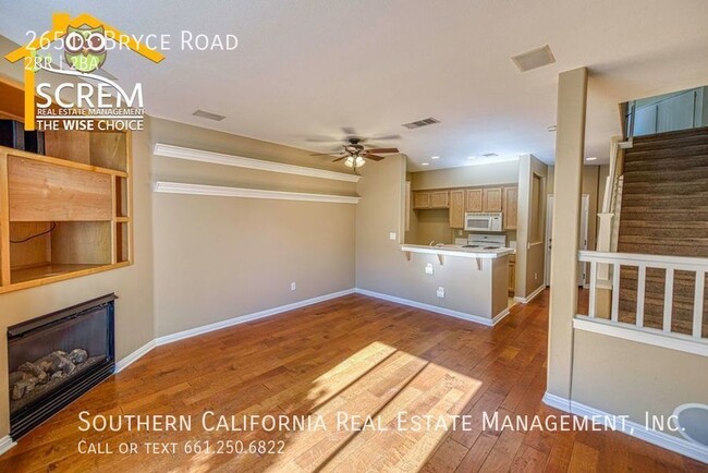 Building Photo - Two Bedroom Cheyenne Townhome in Valencia