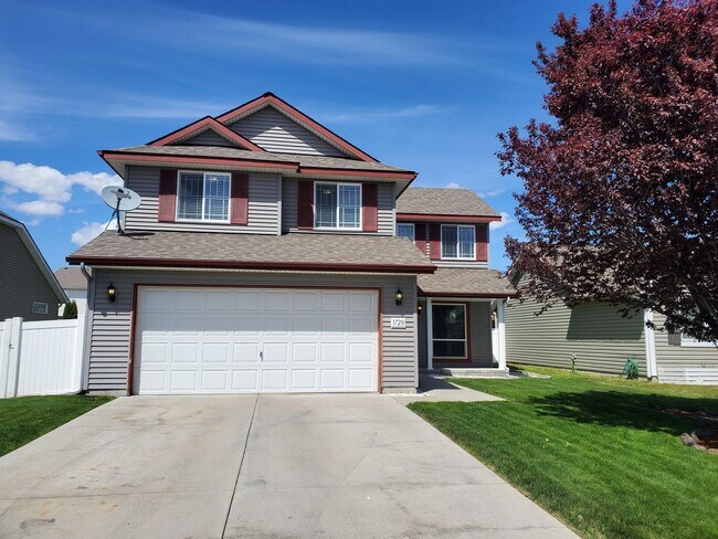 Primary Photo - Beautiful 2 Story Home!