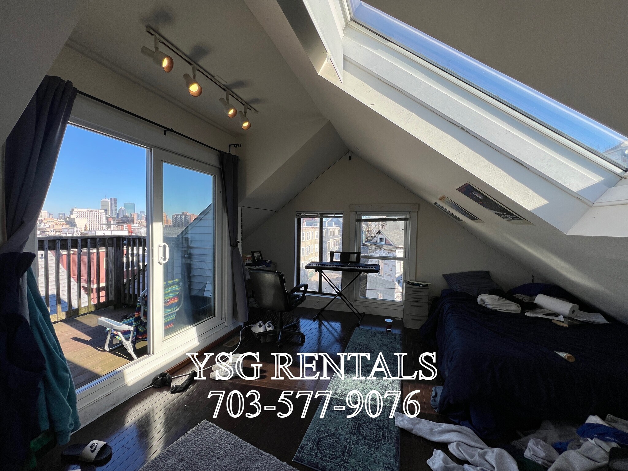 Building Photo - 9 Sunset St