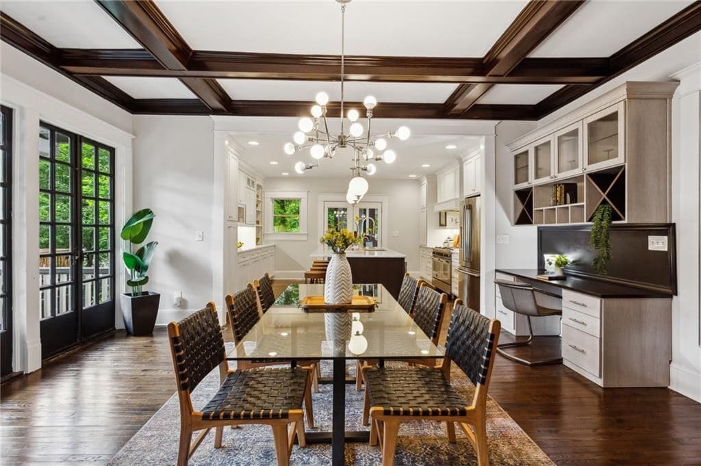 Building Photo - 843 Monroe Dr NE