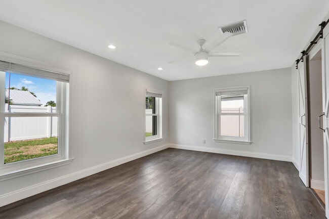 Building Photo - 105 Wingate Dr
