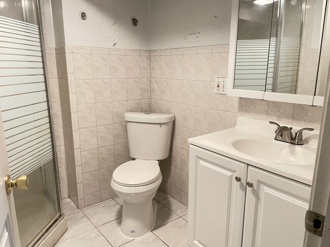 Building Photo - 3909 W 71st St