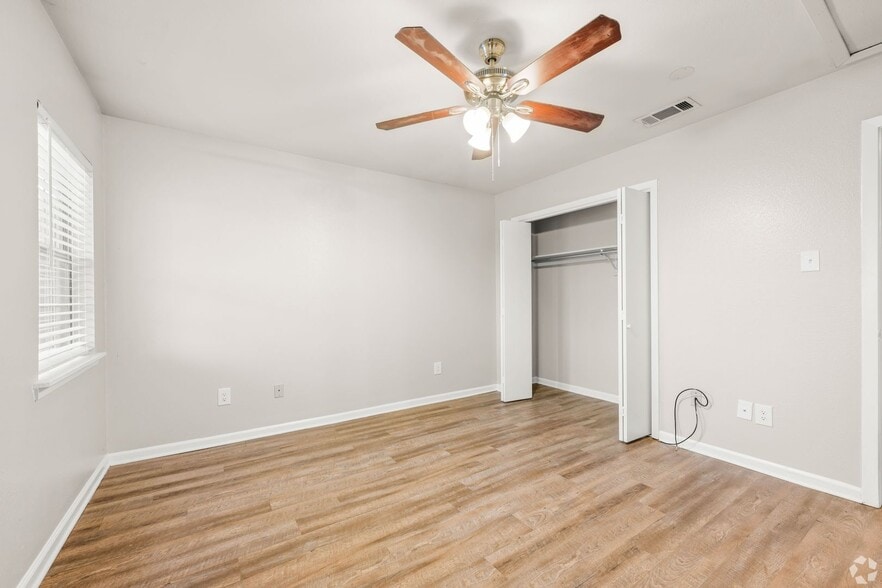 Interior Photo - Seasons Apartments