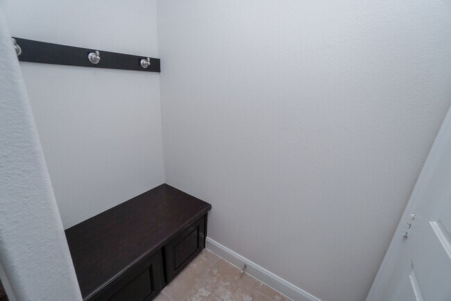 Building Photo - 28651 Far West Trail