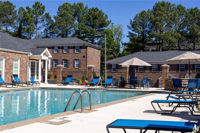 Building Photo - 4883 Roswell Rd NE