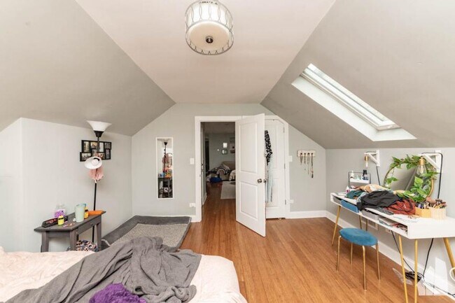 Building Photo - 2 bedroom in Chicago IL 60622