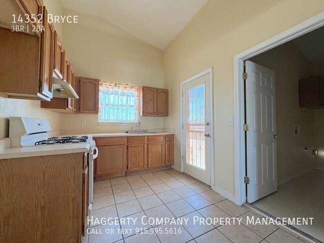 Building Photo - 14352 Bryce-