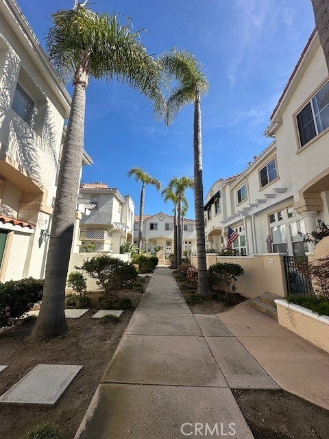Building Photo - 1340 El Prado Ave