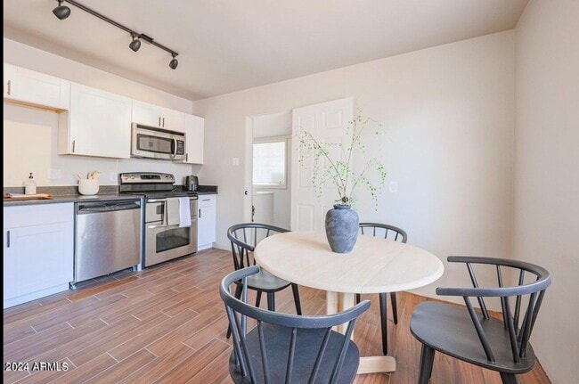 Building Photo - 3611 N 21st Dr