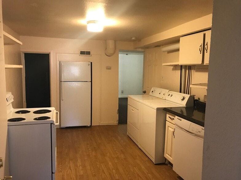 Building Photo - 630 E Boulder St