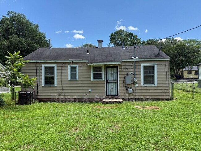 Building Photo - 3209 Winslow Rd