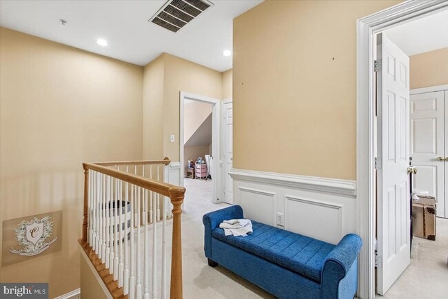 Building Photo - 1053 N Stuart St