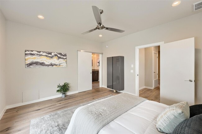 Building Photo - 2301 Bluebonnet Ln