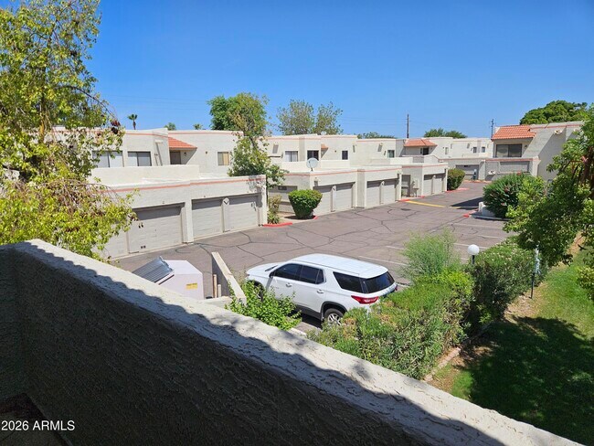 Building Photo - 835 N Granite Reef Rd