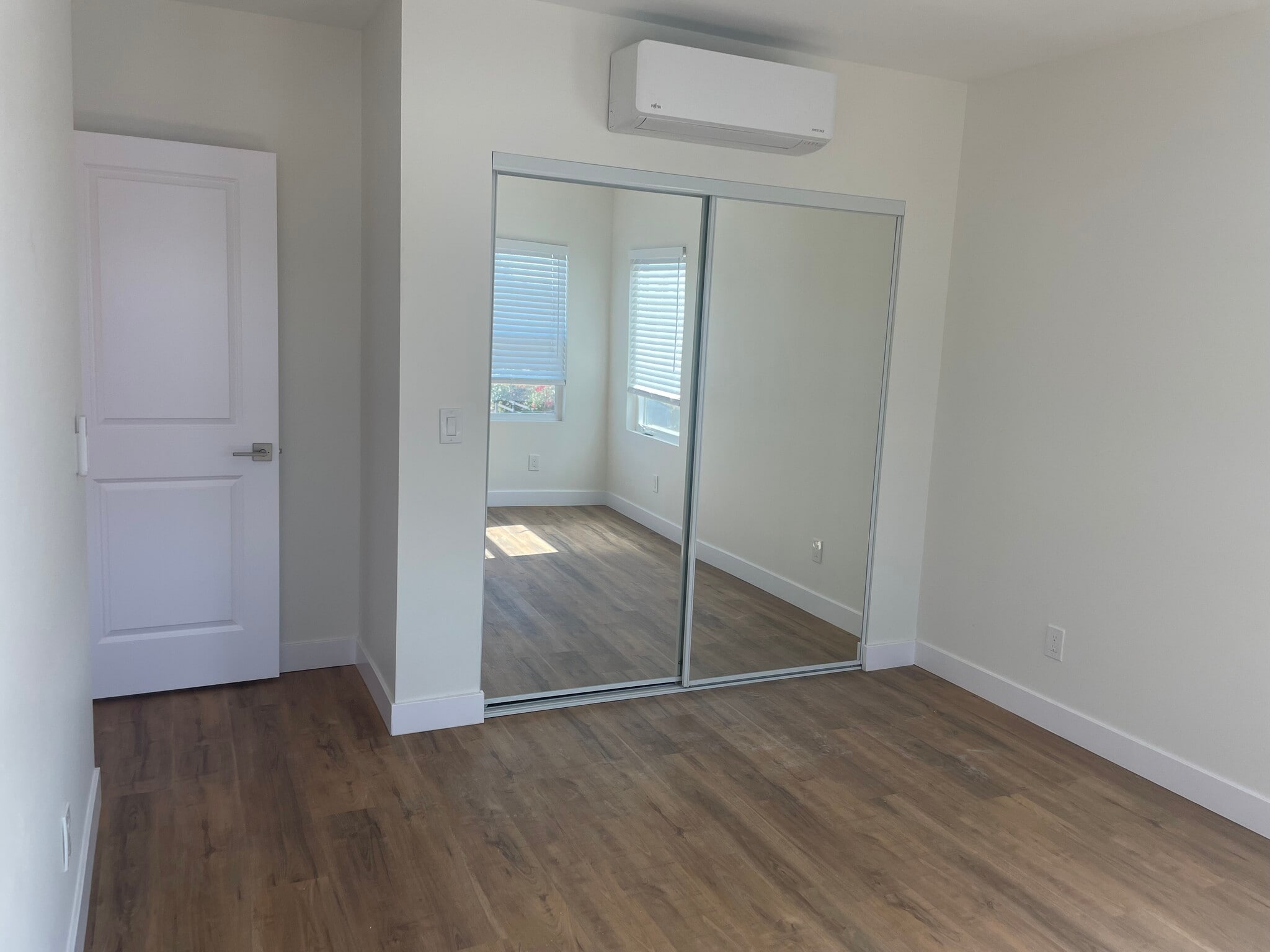 Building Photo - 871 7th St