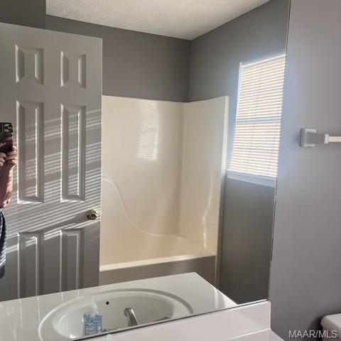 Building Photo - 932 Eastern Oaks Dr