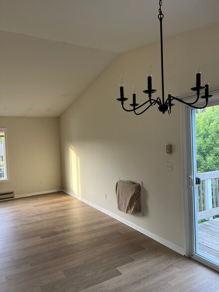 Building Photo - 44 Suncrest Dr