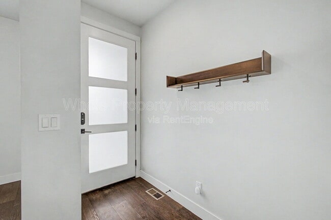 Building Photo - 4339 Kalamath St