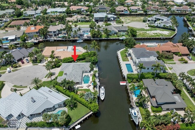 Building Photo - 830 NE Boca Bay Colony Dr