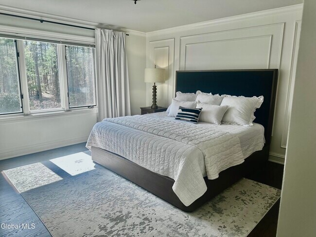 Building Photo - 9 Oakbrook Blvd