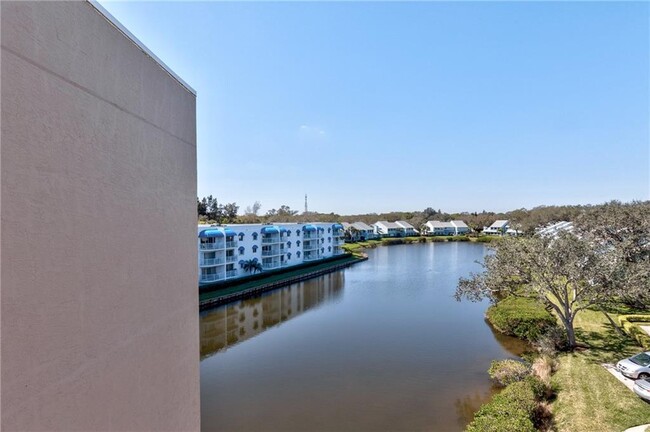 Building Photo - 6061 N River Run Dr