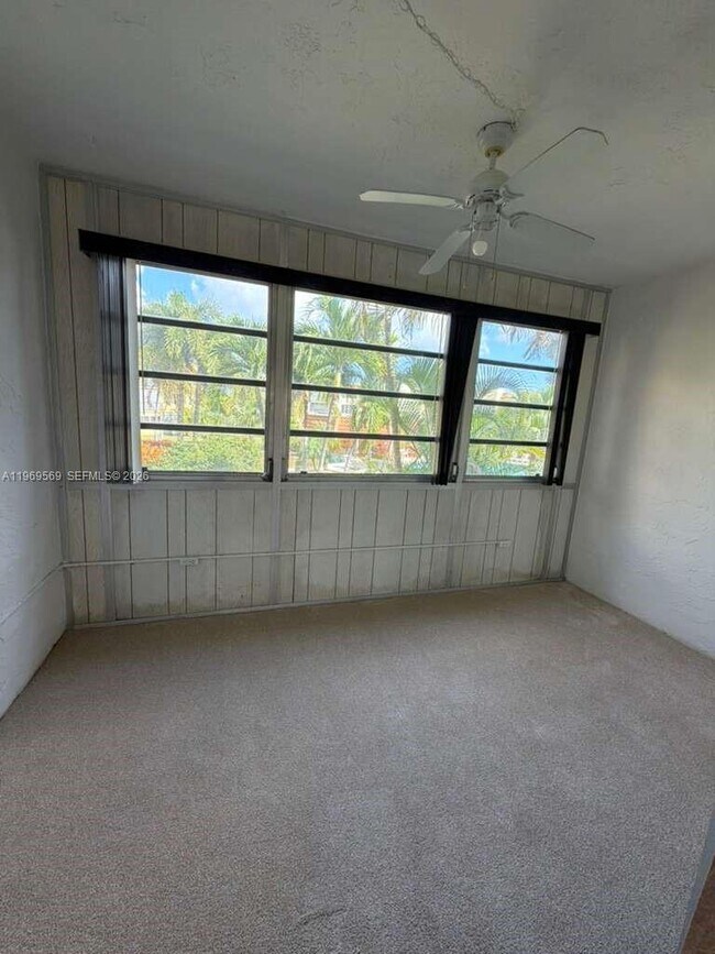 Building Photo - 6750 Royal Palm Blvd