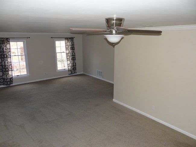 Building Photo - 300 Stonehenge Drive, Unit 103