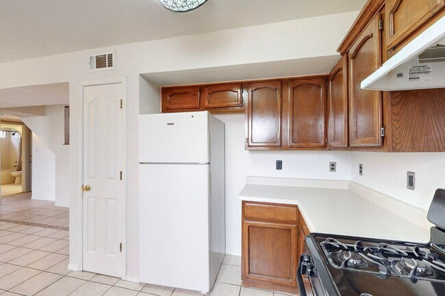 Building Photo - Beautiful 4 bedroom, 2 bath home in Northeast El Paso!