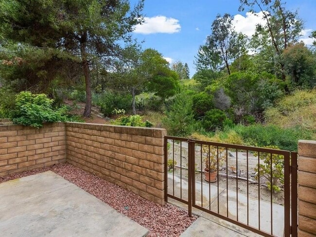 Building Photo - 2527 Woodlands Way
