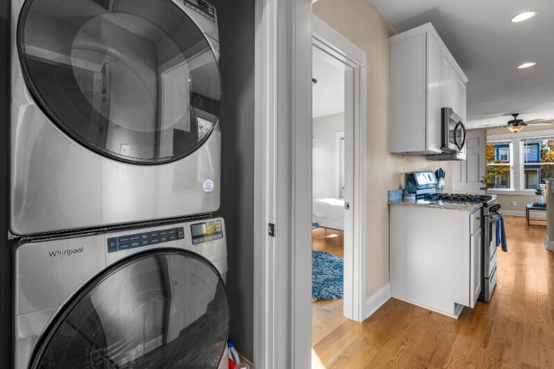 Building Photo - 2138 N Hubbard St