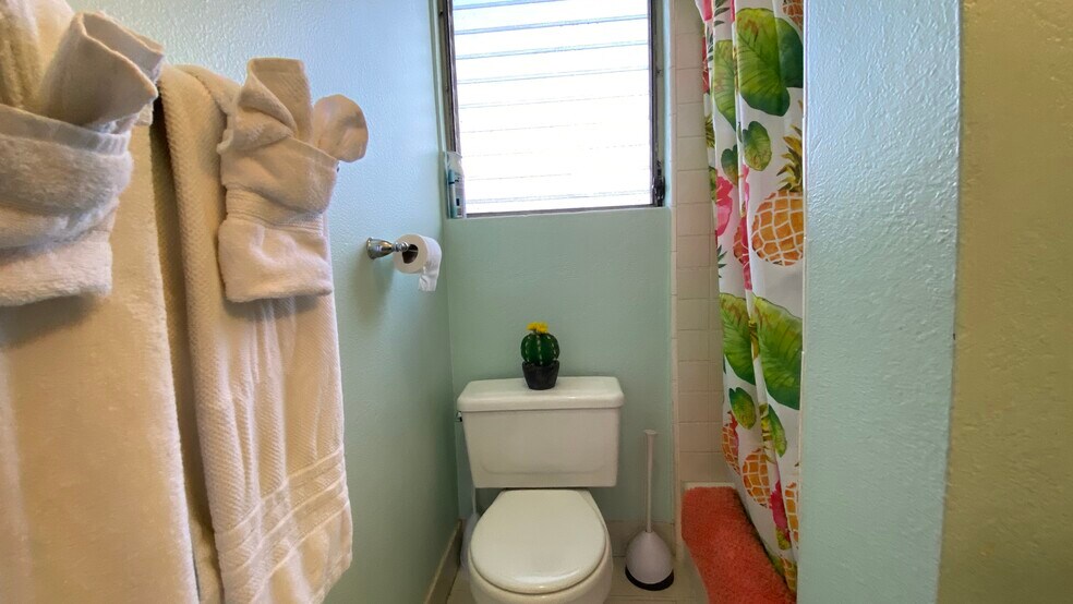 Building Photo - 904 Lunalilo St