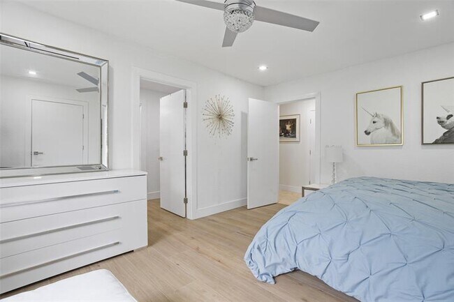 Building Photo - 2534 Golf View Dr