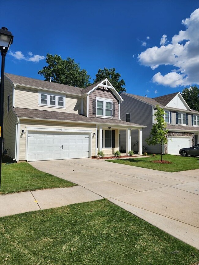 Building Photo - Spacious 4BR House in Charlotte
