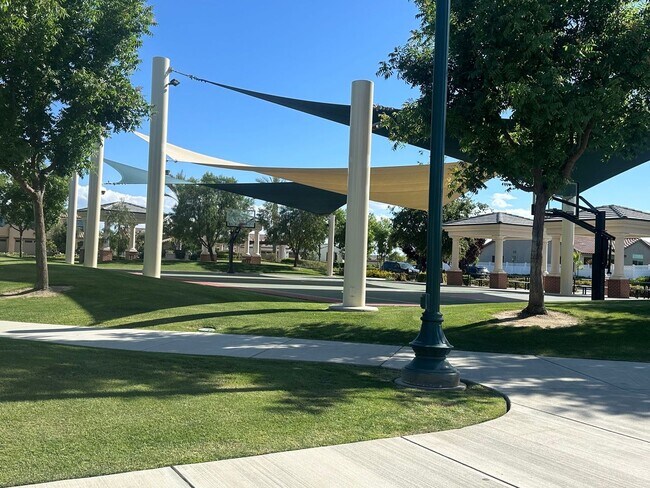 Building Photo - Seven Oaks Highgate Gated Community - READ...