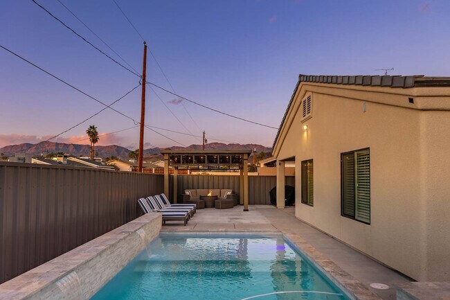 Building Photo - 3611 Breakwater Dr