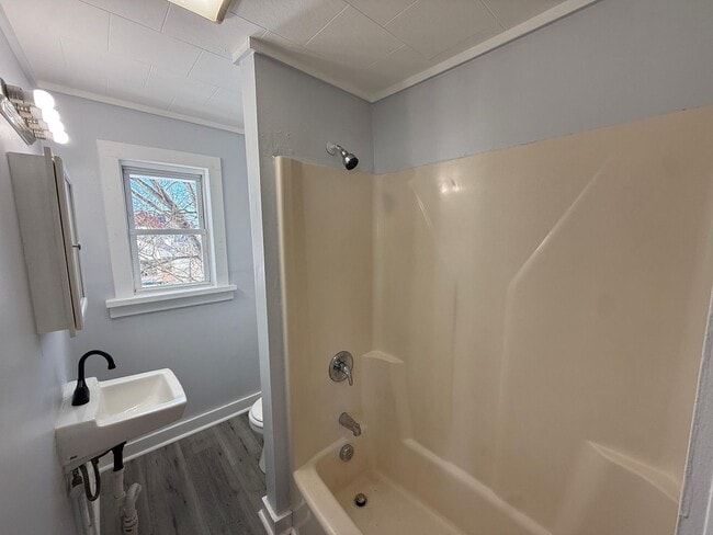 Building Photo - 61 Goddard St