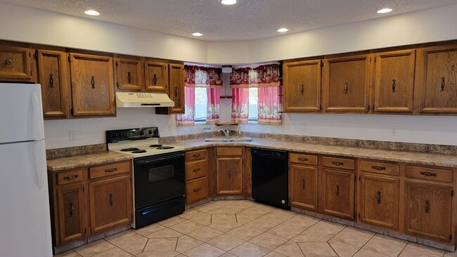 Building Photo - Charming 3 Bedroom, 2 Bath Home in Orchard...