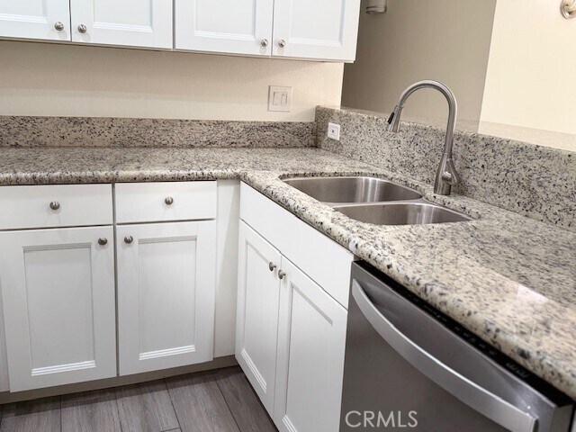 Building Photo - 45225 Sunset Ln