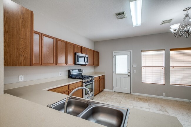 Building Photo - 23838 Pebworth Pl