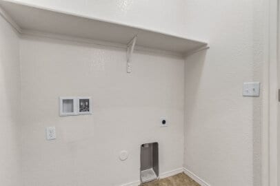 Building Photo - Charming 3-Bedroom Home with 2 Full Baths close to Park