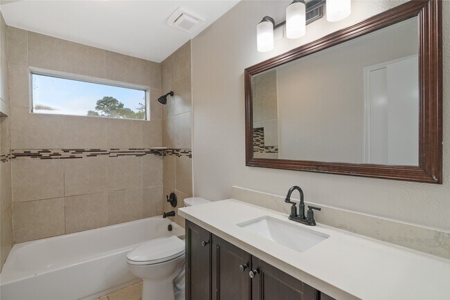 Building Photo - 4807 Shadowdale Dr