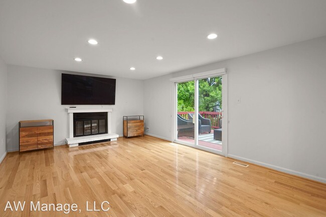 Building Photo - 4 br, 3.5 bath House - 14817 Soft Wind Dr