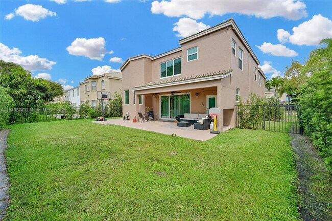 Building Photo - 1500 SW 171st Terrace