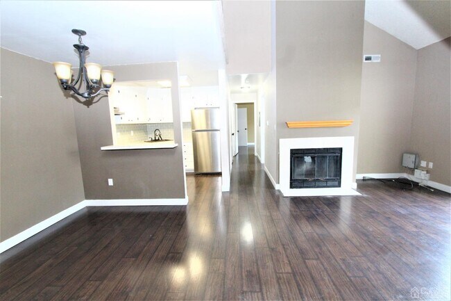 Building Photo - 604 Ravens Crest Dr