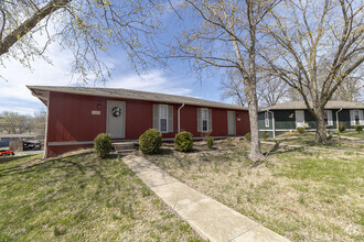 Building Photo - 205 Wheaton Ct